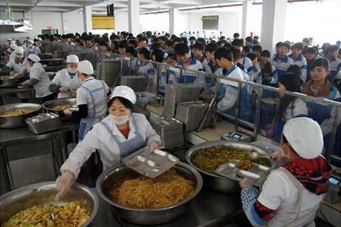 學校食堂承包這個近乎被壟斷的賺錢生意，如今卻“開不下去”？